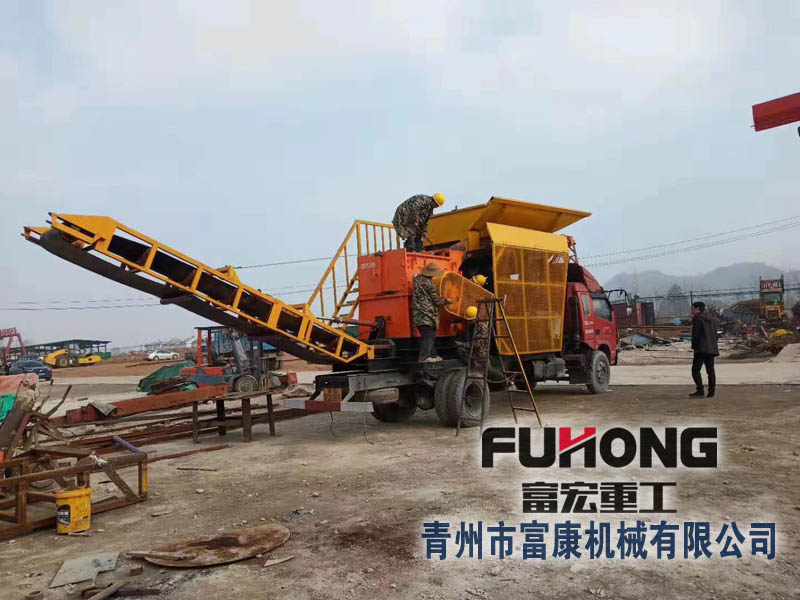 輪胎式移動(dòng)破碎站 輪胎式移動(dòng)破碎站